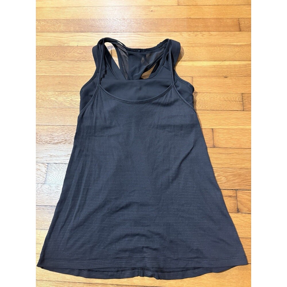 Lululemon Size 8 Back Tank Top Built-in Bra Criss Cross Back